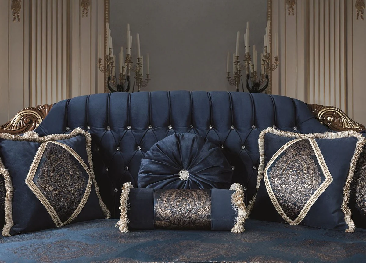 Luxus Barock Wohnzimmer Sofa mit Glitzersteinen und dekorativen Kissen Blau / Braun 240 x 90 x H. 105 cm - Edel & Prunkvoll