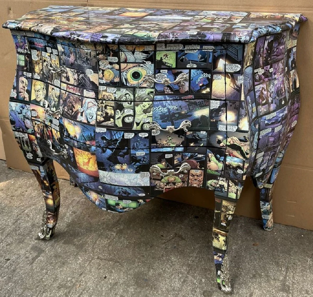 Barock Kommode mit 3 Schubladen und Comic Design Mehrfarbig - Handgefertigte Massivholz Kommode im Barockstil - Handgefertigte Barock Möbel - Edel & Prunkvoll