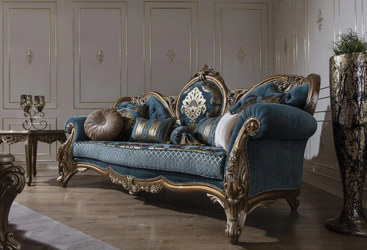 Luxus Barock Sofa Blau / Gold 260 x 90 x H. 125 cm - Prunkvolles Wohnzimmer Sofa mit elegantem Muster und dekorativen Kissen - Barock Möbel