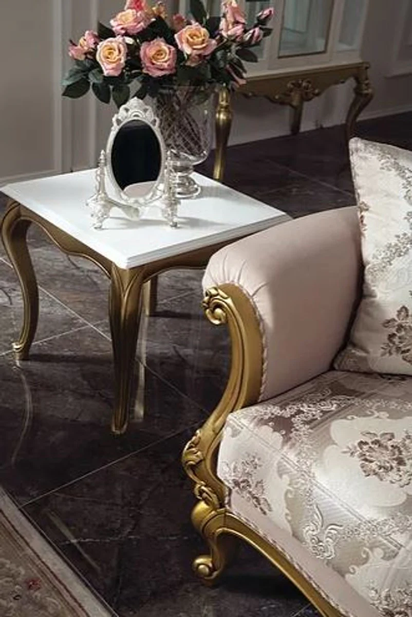 Luxus Barock Wohnzimmer Set Rosa / Weiß / Gold - 2 Sofas & 2 Sessel & 1 Couchtisch & 2 Beistelltische - Wohnzimmer Möbel im Barockstil - Edel & Prunkvoll