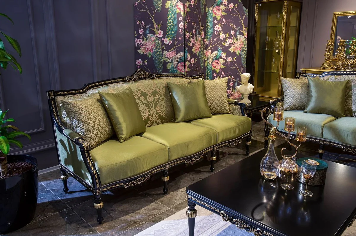 Luxus Barock Couchtisch Schwarz / Gold 109 x 85 x H. 45 cm - Edler Massivholz Wohnzimmertisch im Barockstil - Barock Möbel