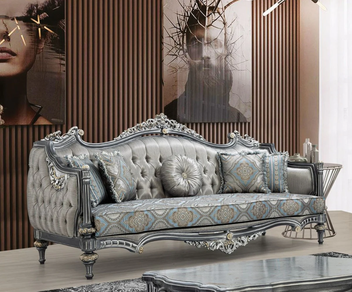 Luxus Barock Sofa Silber / Türkis / Gold 248 x 96 x H. 118 cm - Prunkvolles Massivholz Wohnzimmer Sofa mit elegantem Muster und dekorativen Kissen - Barock Wohnzimmer Möbel