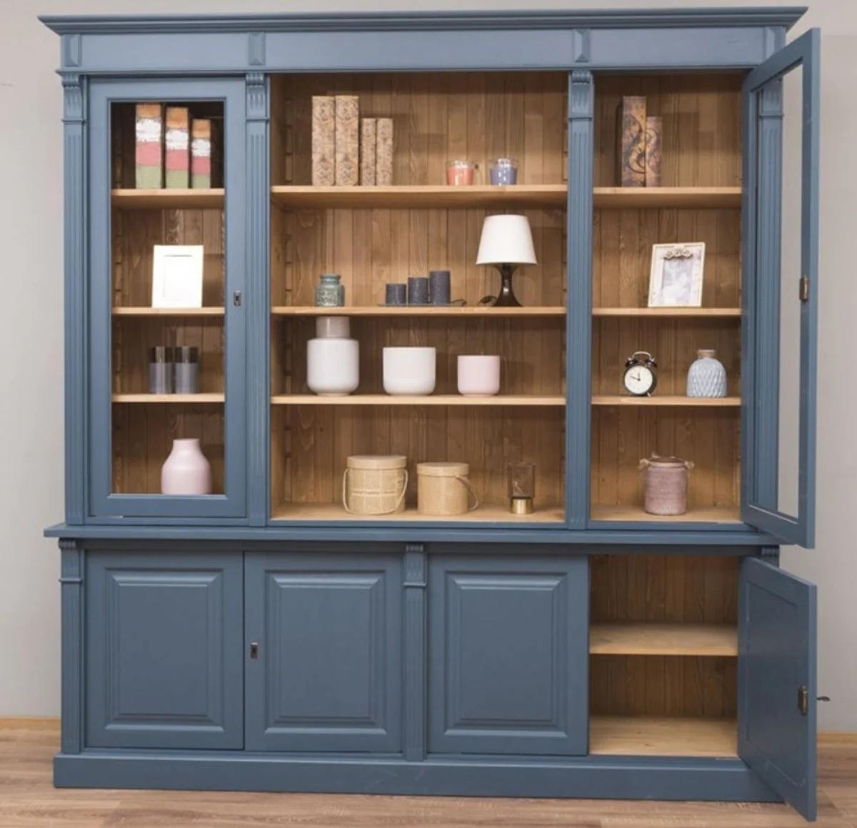 Landhausstil Wohnzimmerschrank Blau / Naturfarben 223 x 51 x H. 228 cm - Massivholz Schrank - Bücherschrank - Regalschrank - Landhausstil Möbel