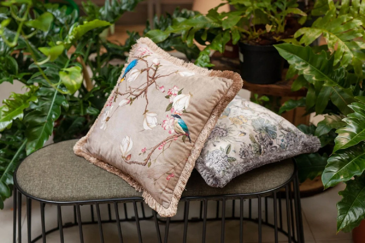 Luxus Deko Kissen Vögel Beige / Mehrfarbig 45 x 45 cm - Bedrucktes Samt Kissen mit Fransen - Wohnzimmer Deko Accessoires