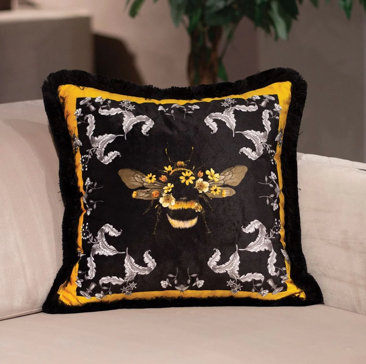 Luxus Deko Kissen Hummel & Blumen Mehrfarbig / Schwarz 45 x 45 cm - Bedrucktes Samt Kissen mit Fransen - Luxus Deko Accessoires