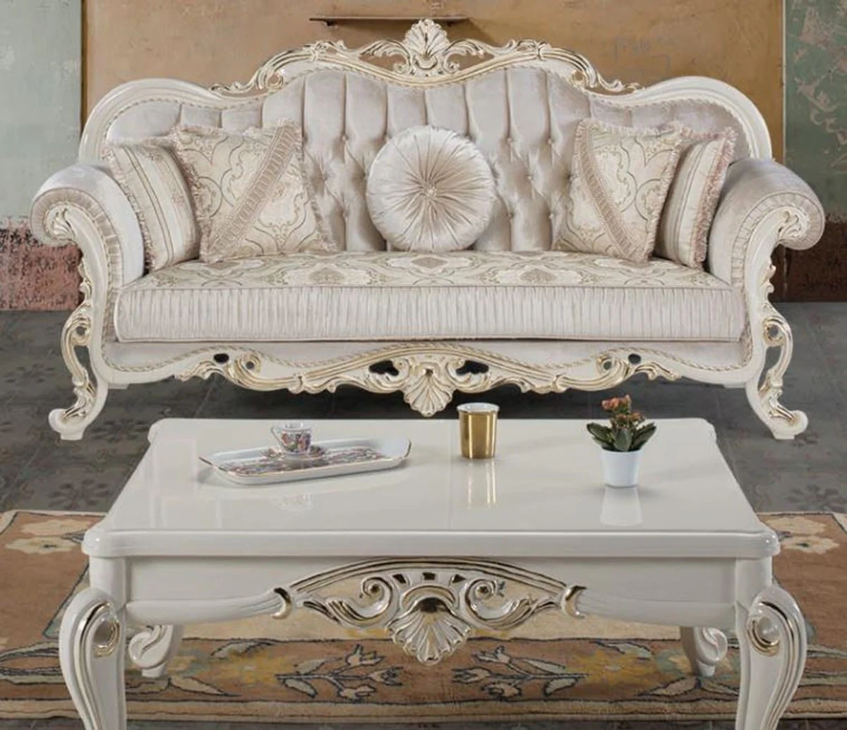 Luxus Barock Couchtisch Weiß / Gold 115 x 85 x H. 50 cm - Massivholz Wohnzimmertisch im Barockstil - Barock Möbel