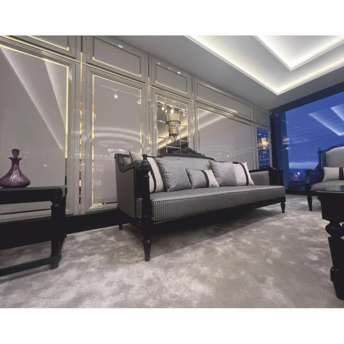 Luxus Barock Sofa mit Kissen Silber / Schwarz 255 cm - Barock Möbel