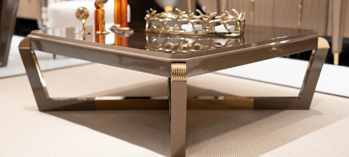 Luxus Couchtisch Braun / Gold - Quadratischer Massivholz Wohnzimmertisch - Wohnzimmer Möbel - Luxus Möbel - Luxus Kollektion