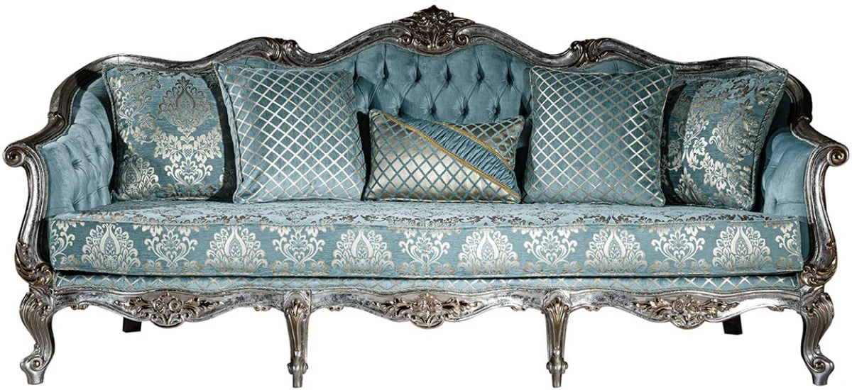 Luxus Barock Sofa Hellblau / Silber / Gold 238 x 85 x H. 106 cm - Wohnzimmer Sofa mit elegantem Muster und dekorativen Kissen - Barock Wohnzimmer Möbel