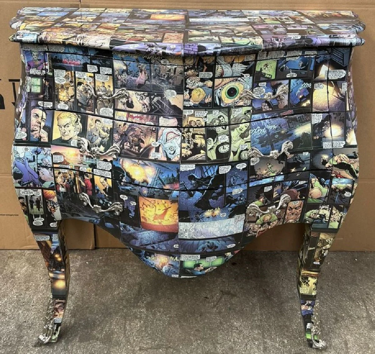 Barock Kommode mit 3 Schubladen und Comic Design Mehrfarbig - Handgefertigte Massivholz Kommode im Barockstil - Handgefertigte Barock Möbel - Edel & Prunkvoll