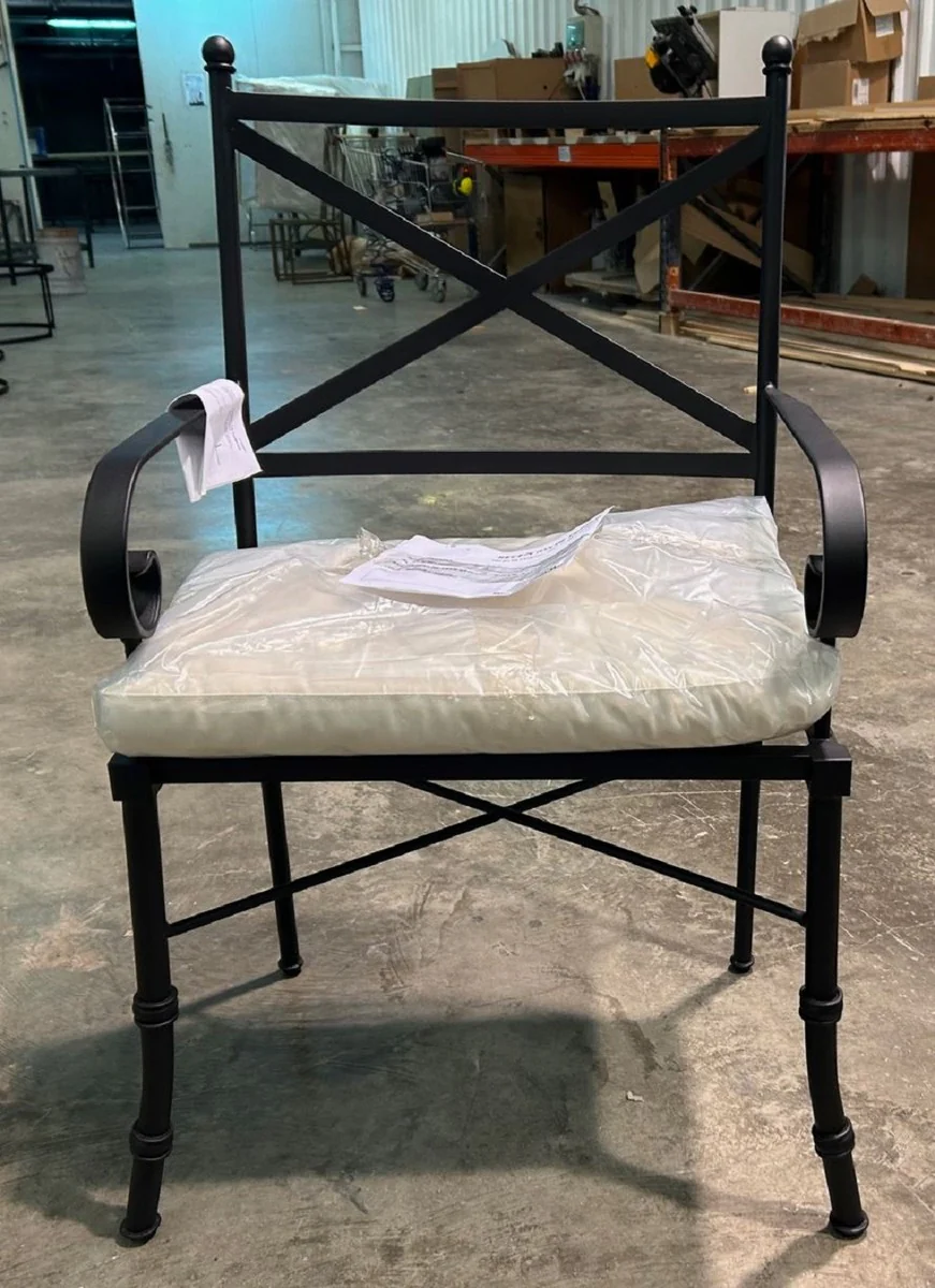 Luxus Jugendstil Gartenstuhl mit Armlehnen und Sitzkissen Braun / Weiß 61 x 51 x H. 97 cm - Handgeschmiedeter Esszimmer Stuhl - Esszimmer Garten Terrassen Möbel