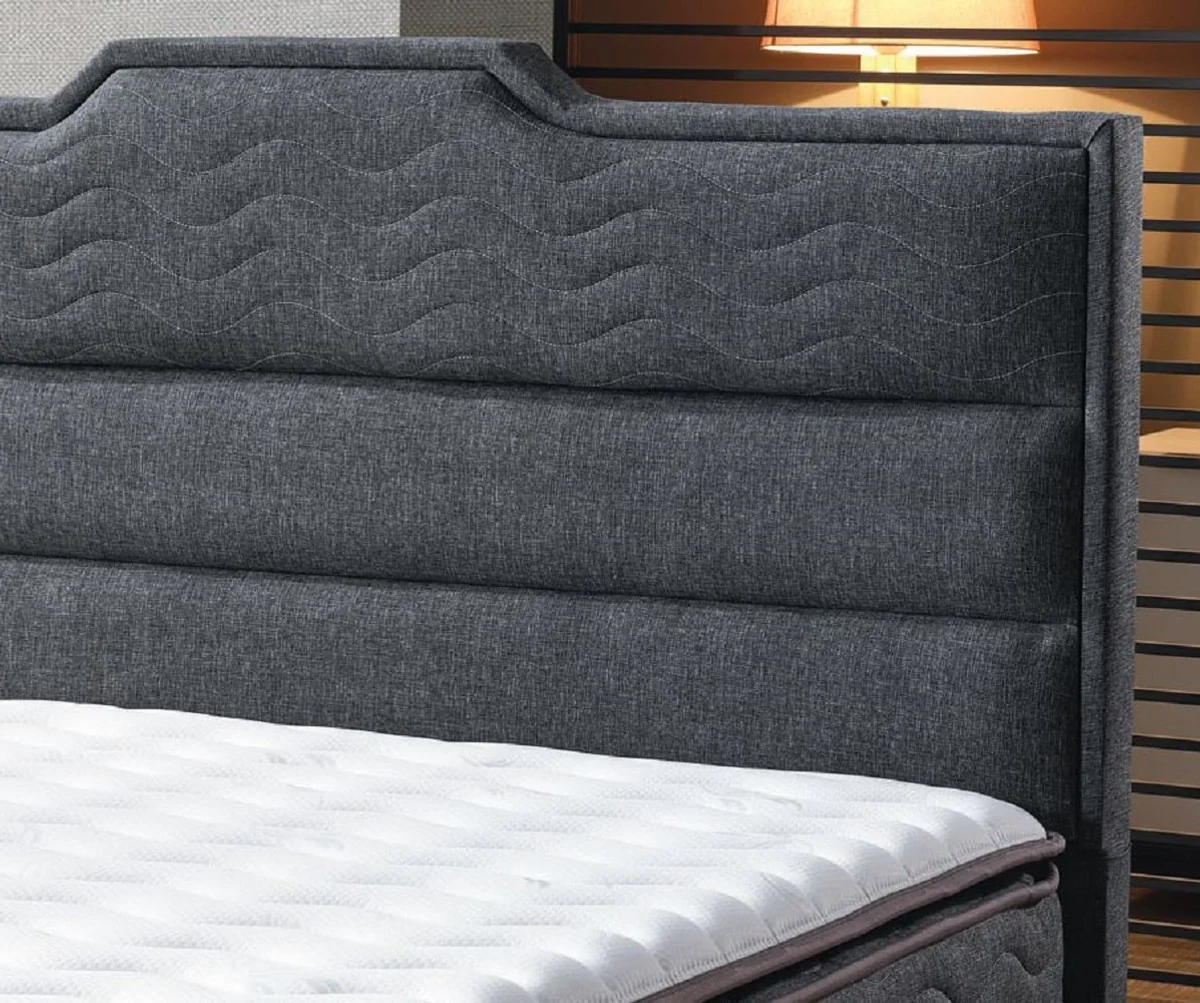 Luxus Doppelbett Grau / Weiß / Schwarz 180 x 200 cm - Massivholz Bett mit Kopfteil und Matratze - Schlafzimmer Möbel - Hotel Möbel - Luxus Möbel - Luxus Einrichtung