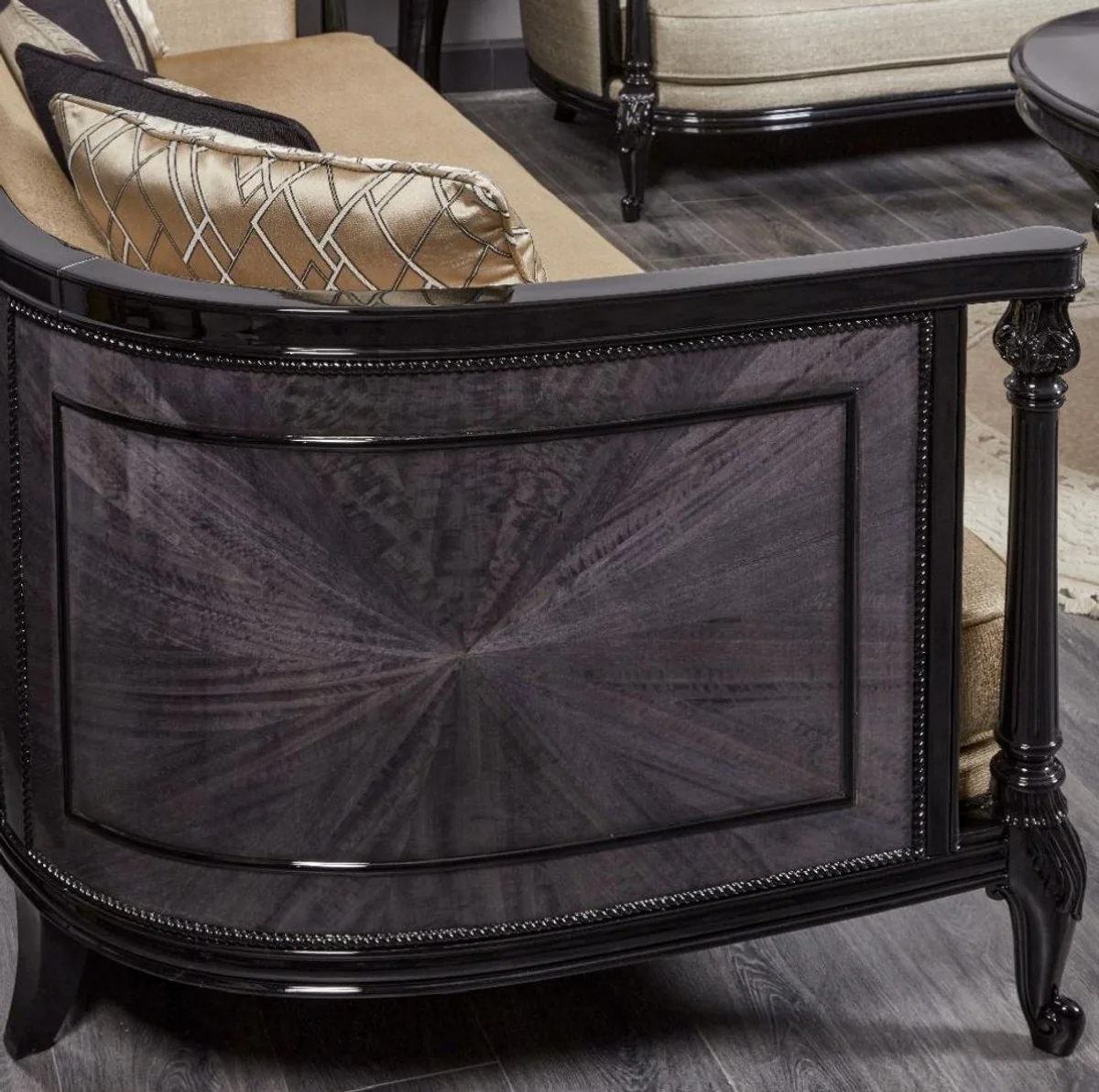 Luxus Barock Sofa Gold / Blau / Schwarz - Prunkvolles Wohnzimmer Sofa - Barockstil Wohnzimmer Möbel - Luxus Möbel im Barockstil - Barock Einrichtung - Edel & Prunkvoll