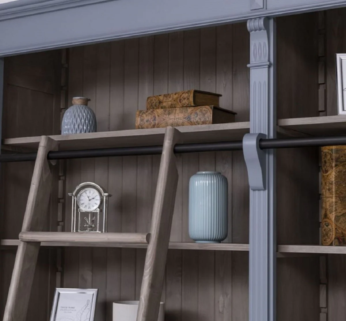 Landhausstil Bücherschrank mit Leiter Hellblau / Grau 223 x 51 x H. 228 cm - Massivholz Schrank - Wohnzimmerschrank - Regalschrank - Büroschrank - Landhausstil Möbel