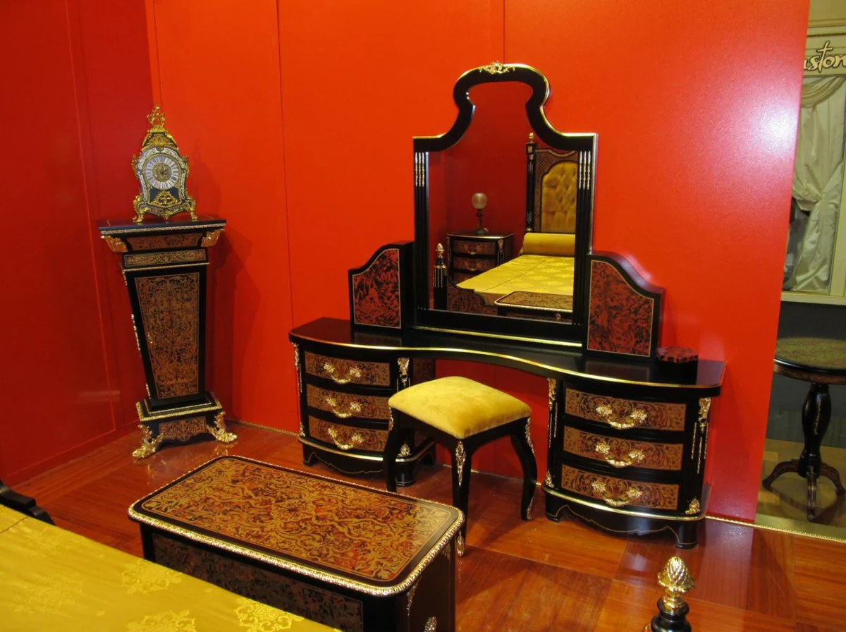 Luxus Barock Boulle Schlafzimmer Set Schwarz / Rot / Gold - 1 Schminkkommode mit Spiegel & 1 Hocker - Prunkvolle Schlafzimmer Möbel im Barockstil - Luxus Qualität - Made in Italy