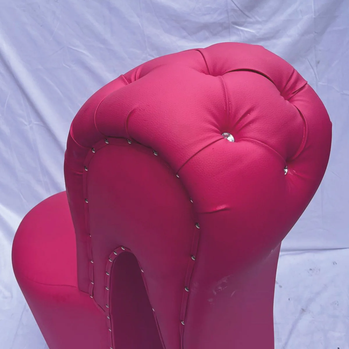 Luxus High Heel Kunstleder Sessel mit Glitzersteinen Pink H. 100 cm