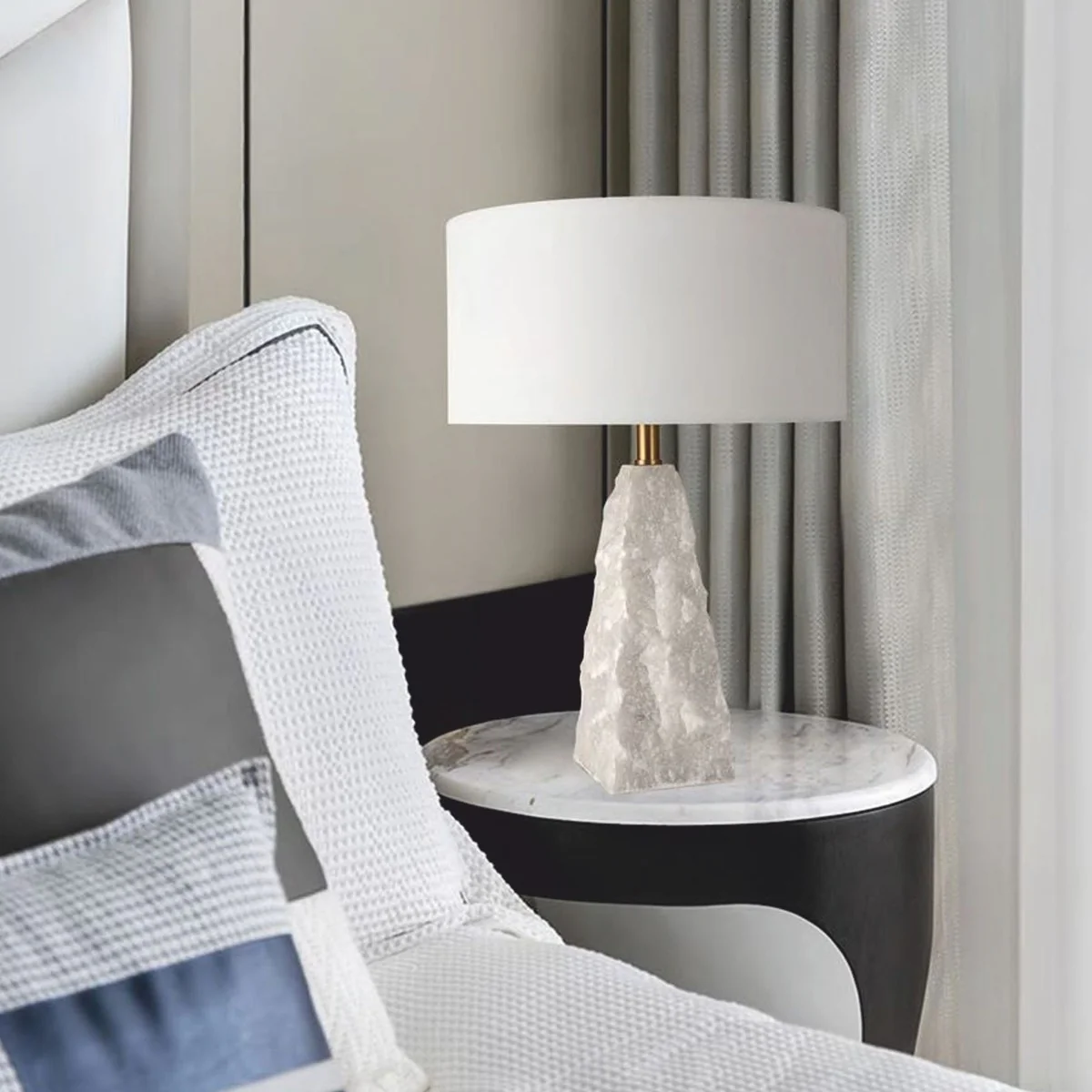 Luxus Naturstein Tischleuchte Weiß / Messing H. 56 cm - Schreibtischleuchte