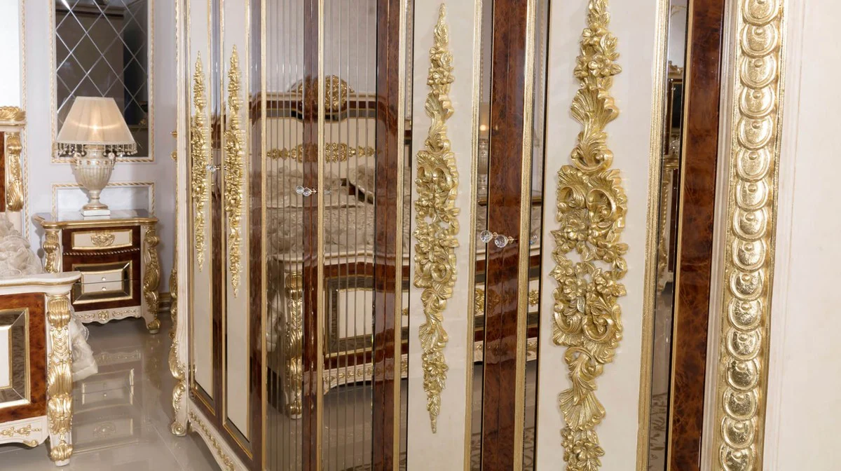 Luxus Barock Schlafzimmerschrank Weiß / Beige / Braun / Gold - Prunkvoller Massivholz Kleiderschrank im Barockstil - Barock Schlafzimmer & Hotel Möbel - Edel & Prunkvoll
