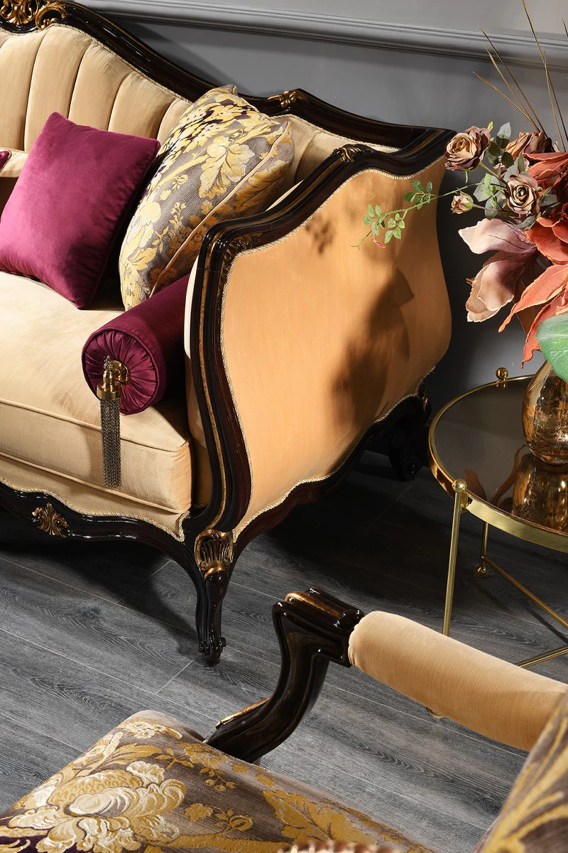 Luxus Barock Wohnzimmer Set - 2 Sofas & 2 Sessel & 1 Couchtisch - Barock Möbel - Edel & Prunkvoll - Luxus Qualität - Made in Italy