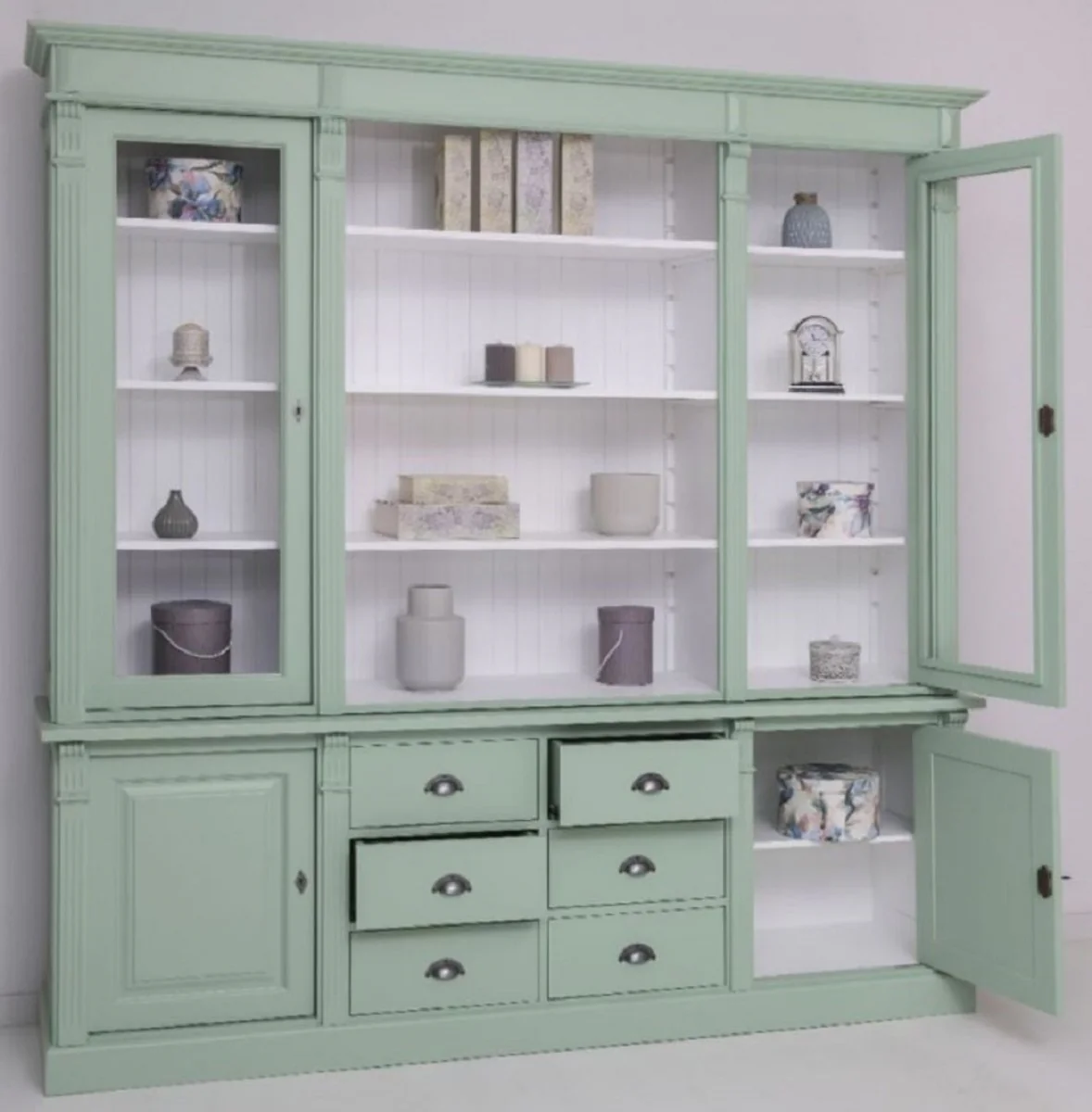 Landhausstil Esszimmerschrank Hellgrün / Weiß 223 x 51 x H. 228 cm - Massivholz Schrank - Küchenschrank - Landhausstil Esszimmer Möbel