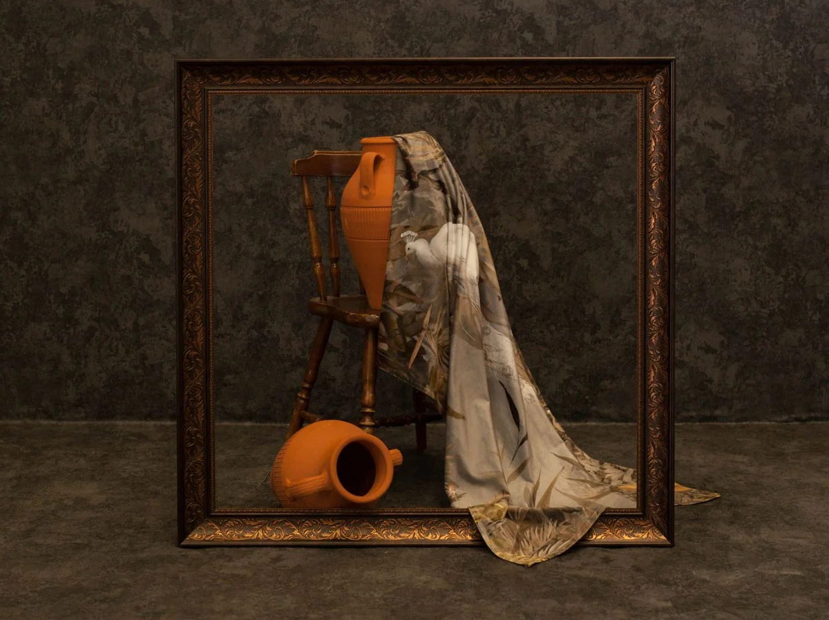 Luxus Vorhang Set Weißer Pfau im Wald Grau / Mehrfarbig 250 x H. 290 cm - Bedruckte Leinen & Samt Vorhänge - Ösenvorhänge - Schiebevorhänge - Luxus Wohnzimmer Vorhänge