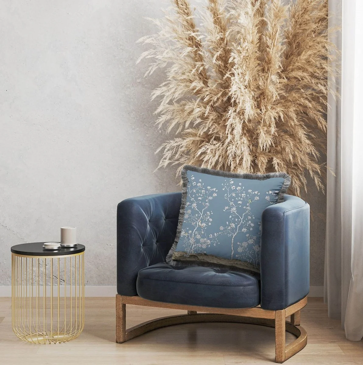Luxus Deko Kissen Sträucher mit Blumen & Vögel Blau / Mehrfarbig / Grau 45 x 45 cm - Bedrucktes Samt Kissen mit Fransen - Luxus Deko Accessoires