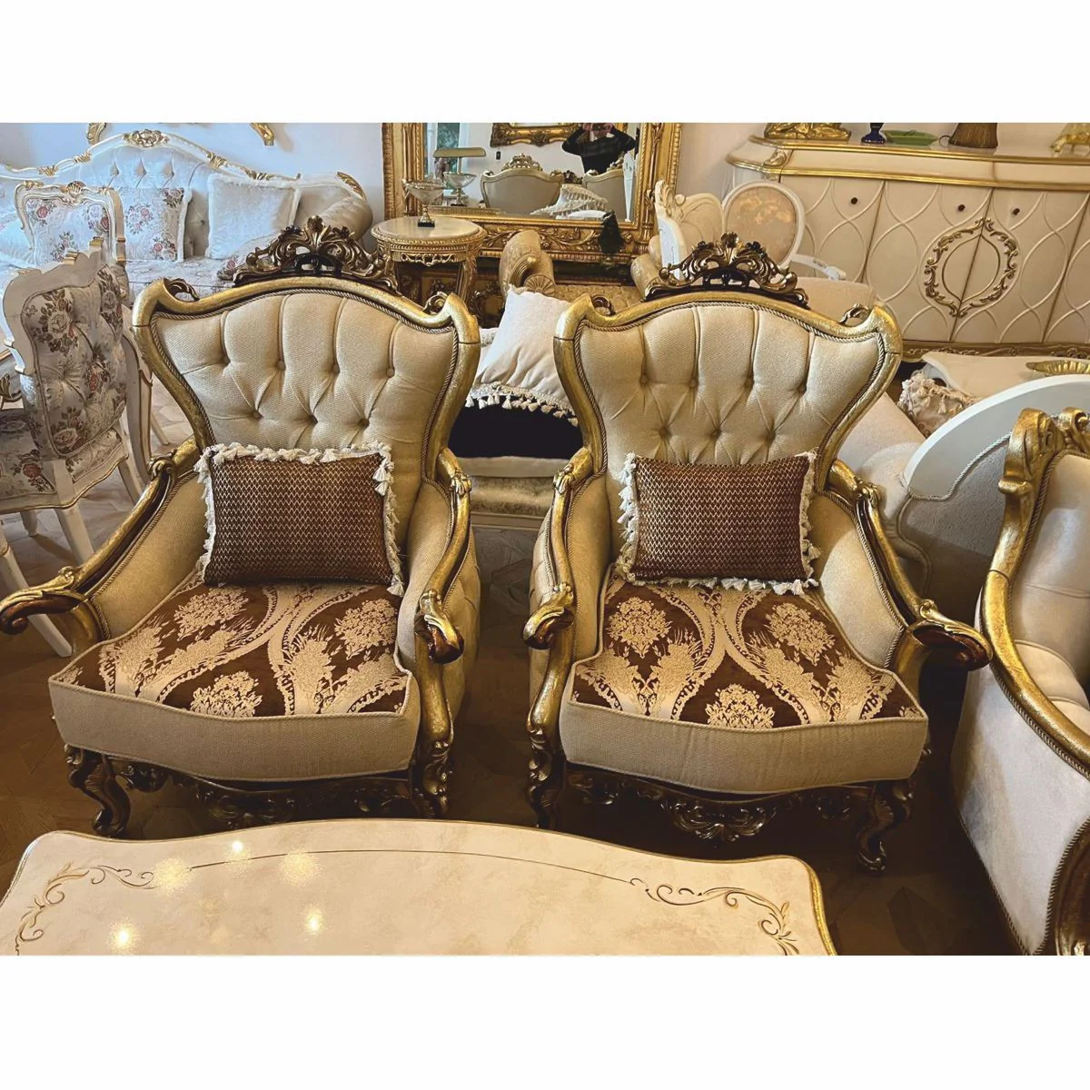 Luxus Barock Wohnzimmer Set Beige / Braun / Gold - Barockstil Möbel
