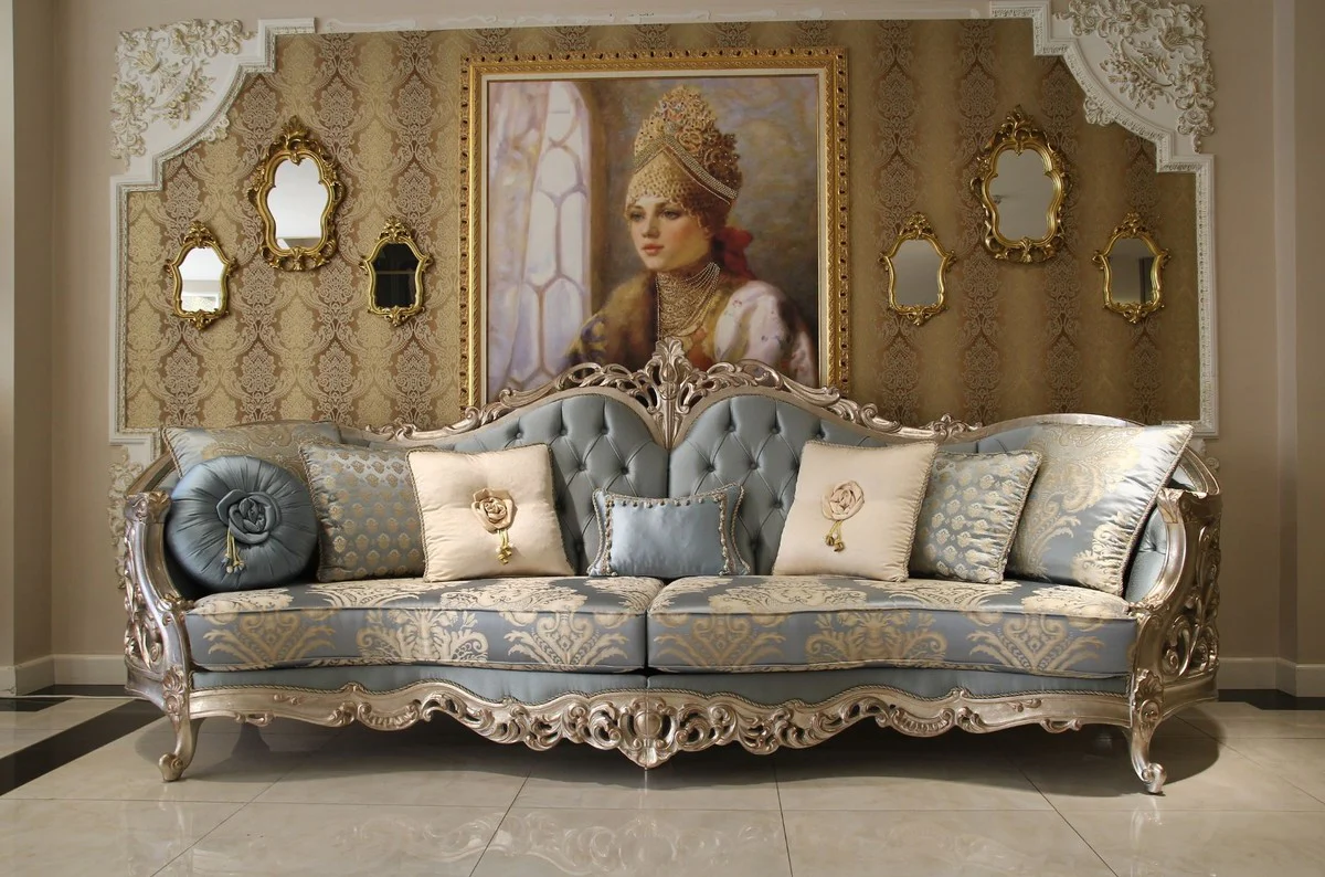 Luxus Barock Wohnzimmer Sofa Hellblau / Beige / Silber 295 x 95 x H. 115 cm - Prunkvolles Sofa im Barockstil - Edle Barock Wohnzimmer Möbel