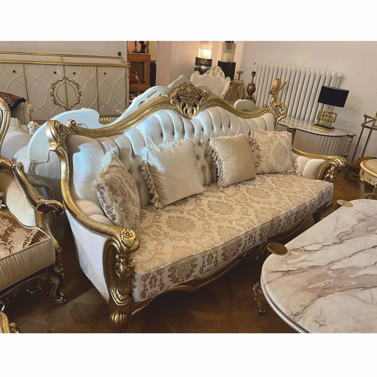 Luxus Barock Wohnzimmer Sofa Creme / Gold 220 cm - Barock Möbel