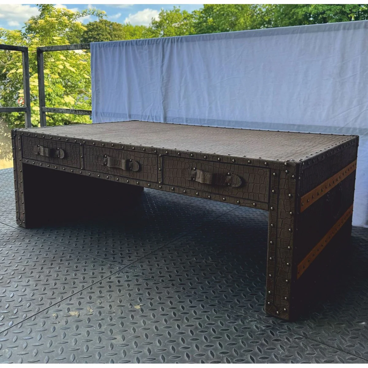 Luxus Leder Couchtisch in Koffer Optik Braun 132 cm - Wohnzimmer Möbel