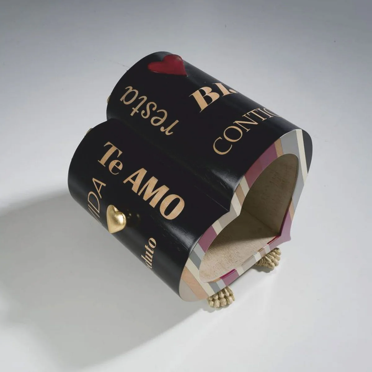 Luxus Designer Hundehaus in Herzform 45 x H. 50 cm - Hundemöbel