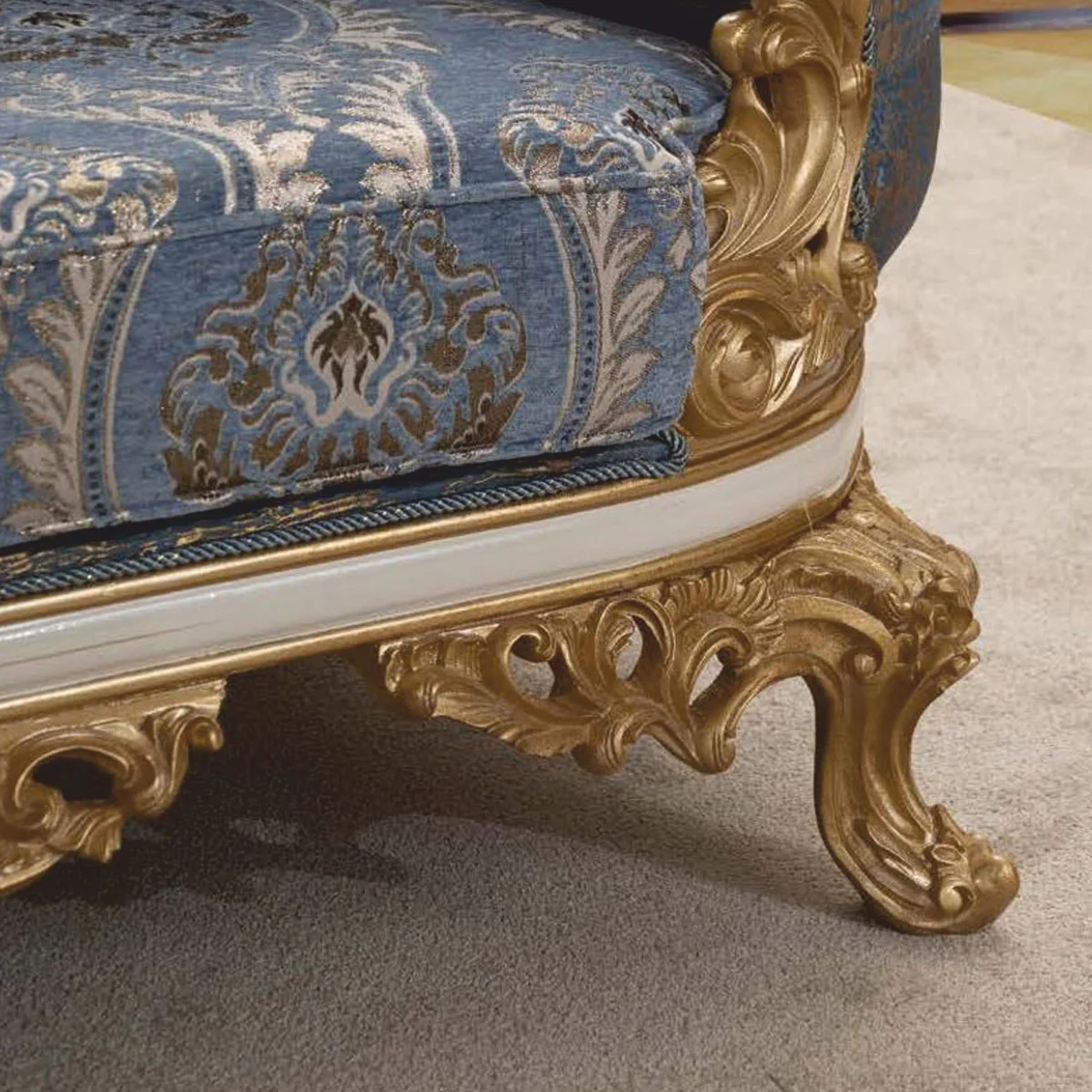 Luxus Barock Sofa Blau / Weiß / Gold 240 cm - Barock Wohnzimmer Möbel