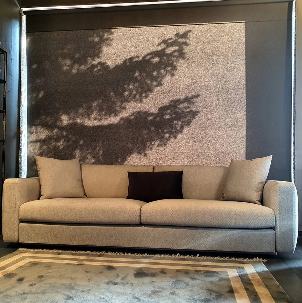 Luxus Sofa Grau 240 x 85 x H. 82 cm - Wohnzimmer Sofa - Hotel Sofa - Wohnzimmer Möbel - Hotel Möbel - Luxus Möbel