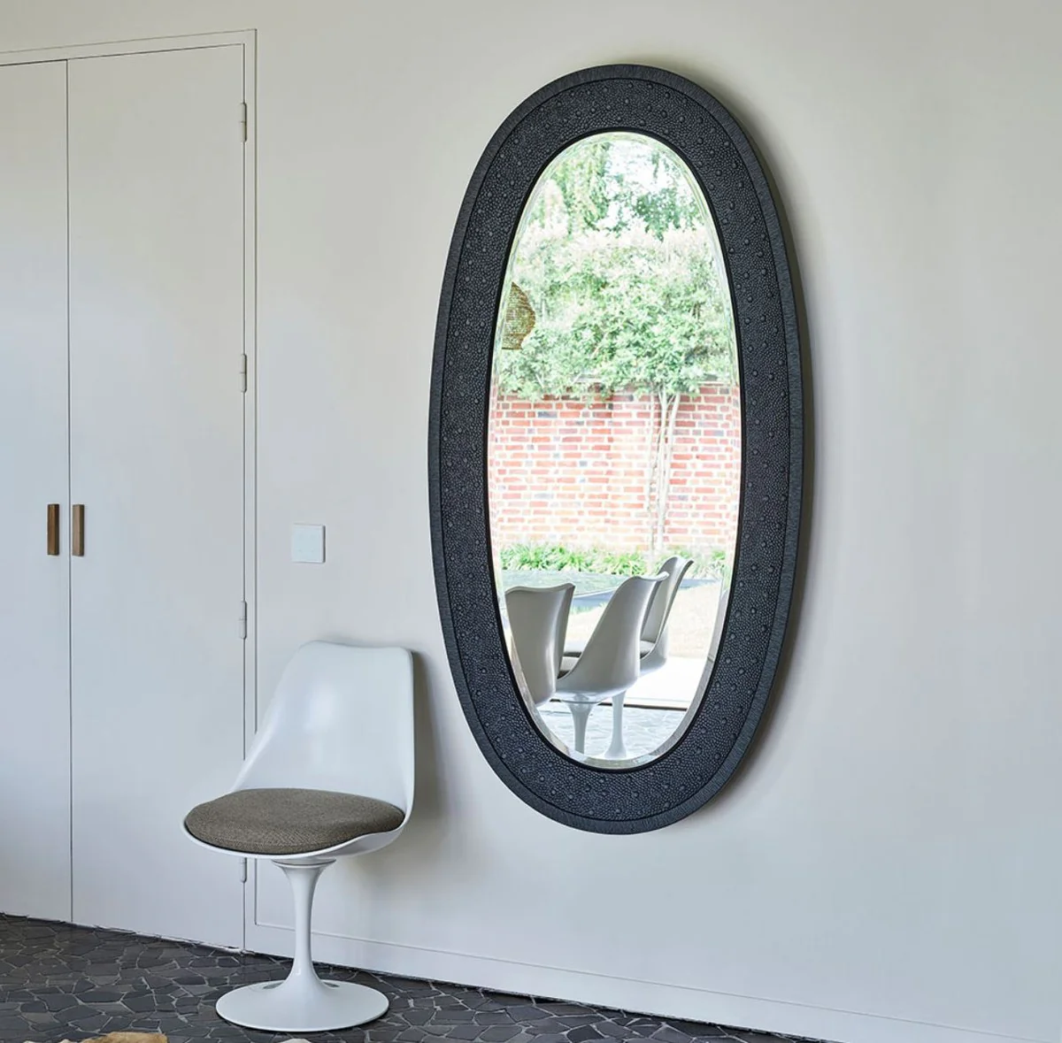 Luxus Spiegel Schwarz 89 x 5 x H. 170 cm - Eleganter Ovaler Wandspiegel - Garderoben Spiegel - Wohnzimmer Spiegel - Luxus Deko Accessoires