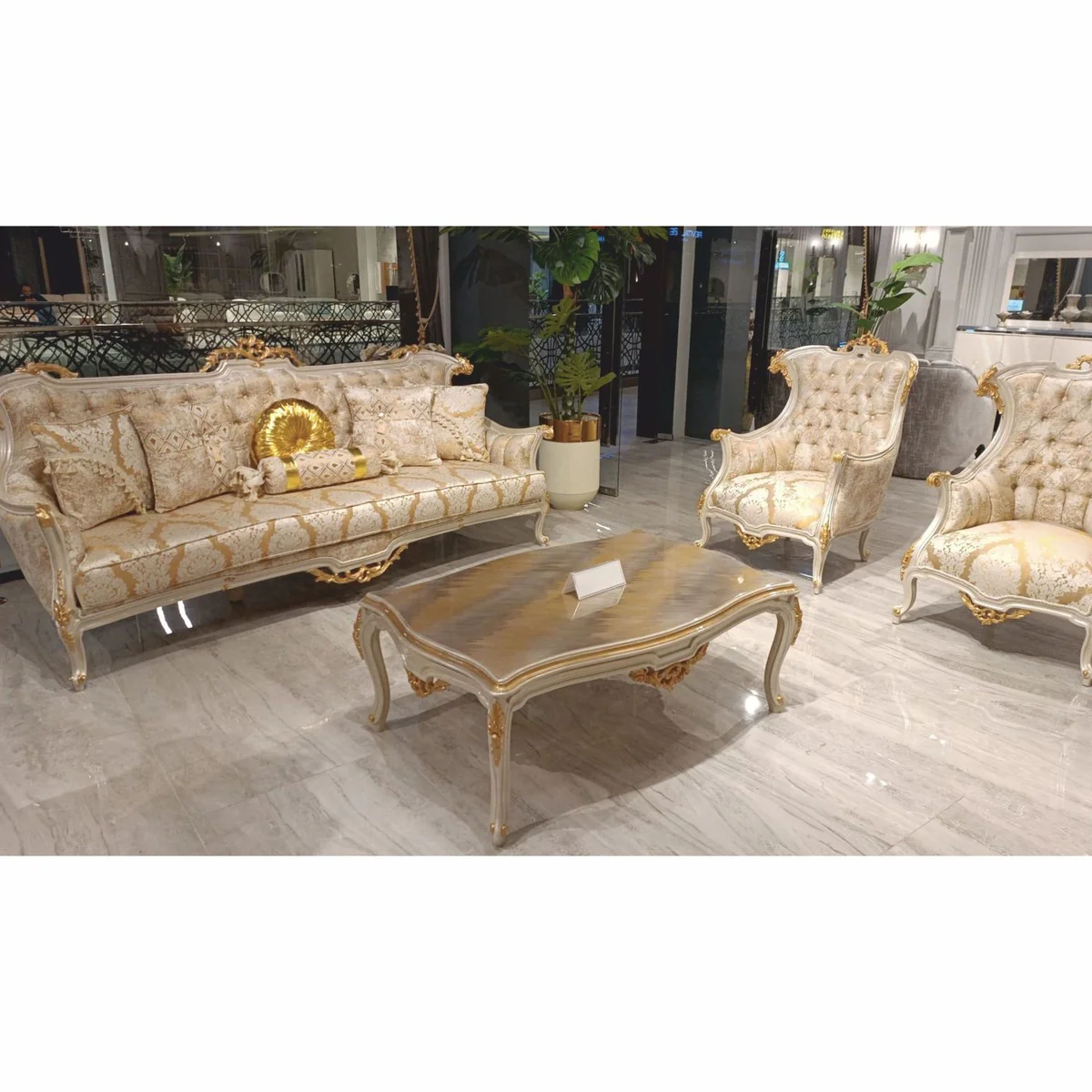 Luxus Barock Couchtisch Grau / Gold 127 cm - Barockstil Wohnzimmer Möbel