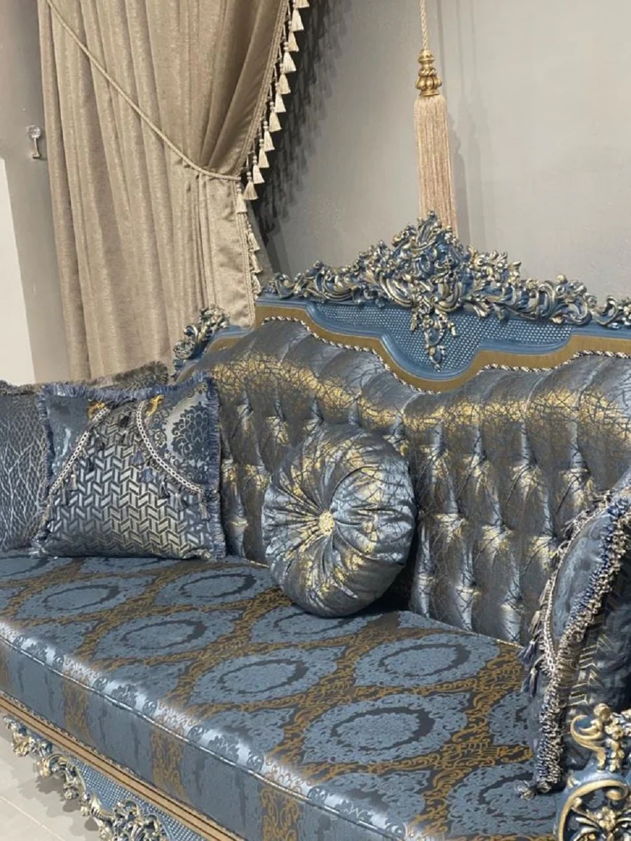 Luxus Barock Sofa Blau / Gold - Prunkvolles Wohnzimmer Sofa mit elegantem Muster - Barockstil Wohnzimmer Möbel - Luxus Möbel im Barockstil - Edel & Prunkvoll