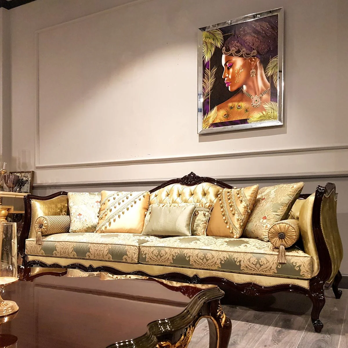 Luxus Barock Sofa Gold / Silber / Schwarz - Prunkvolles Wohnzimmer Sofa mit elegantem Muster - Barock Möbel