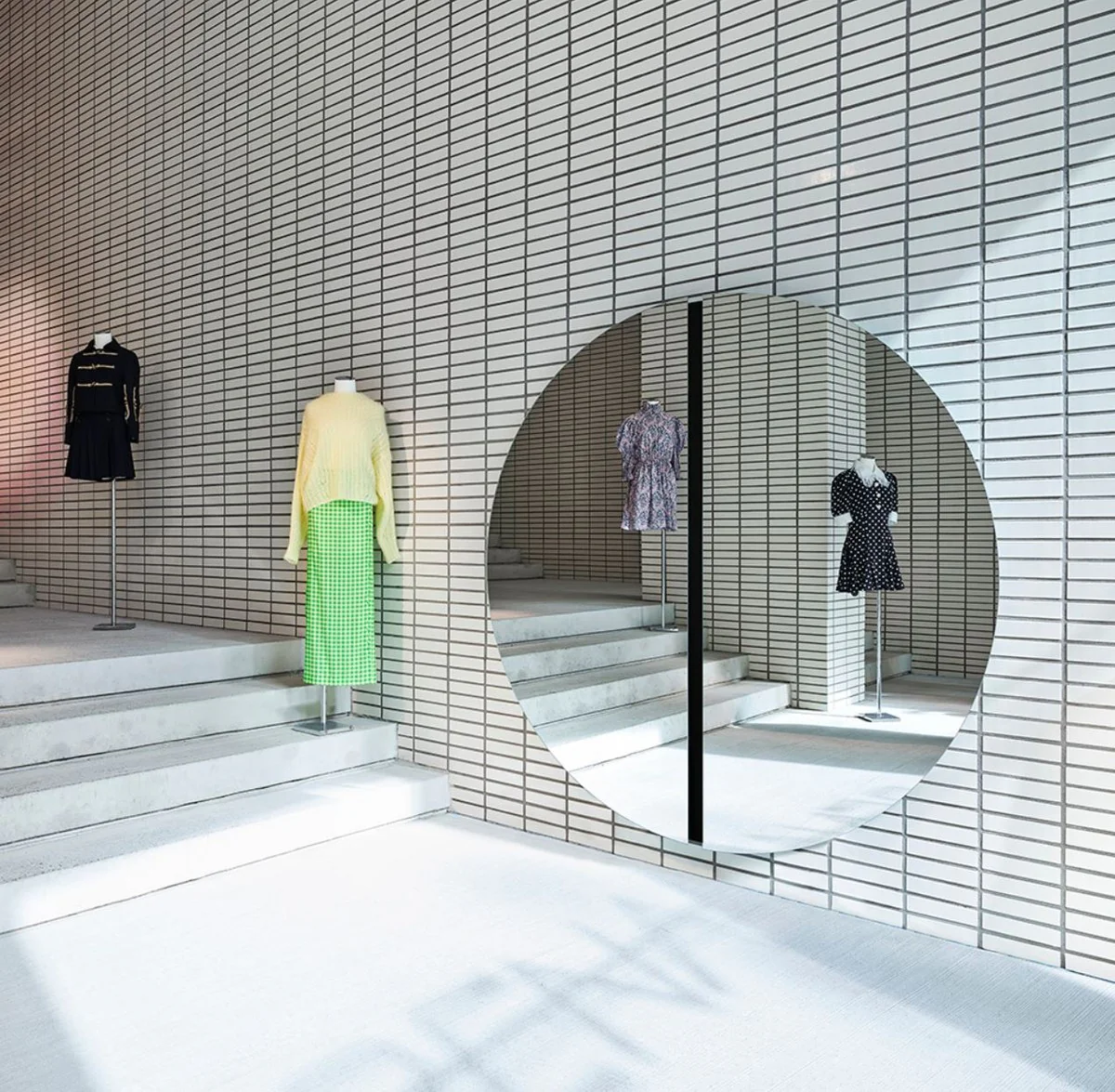 Luxus Spiegel Schwarz 200 x 3,5 x H. 200 cm - Runder Wandspiegel - Wohnzimmer Hotel Restaurant Boutique Spiegel