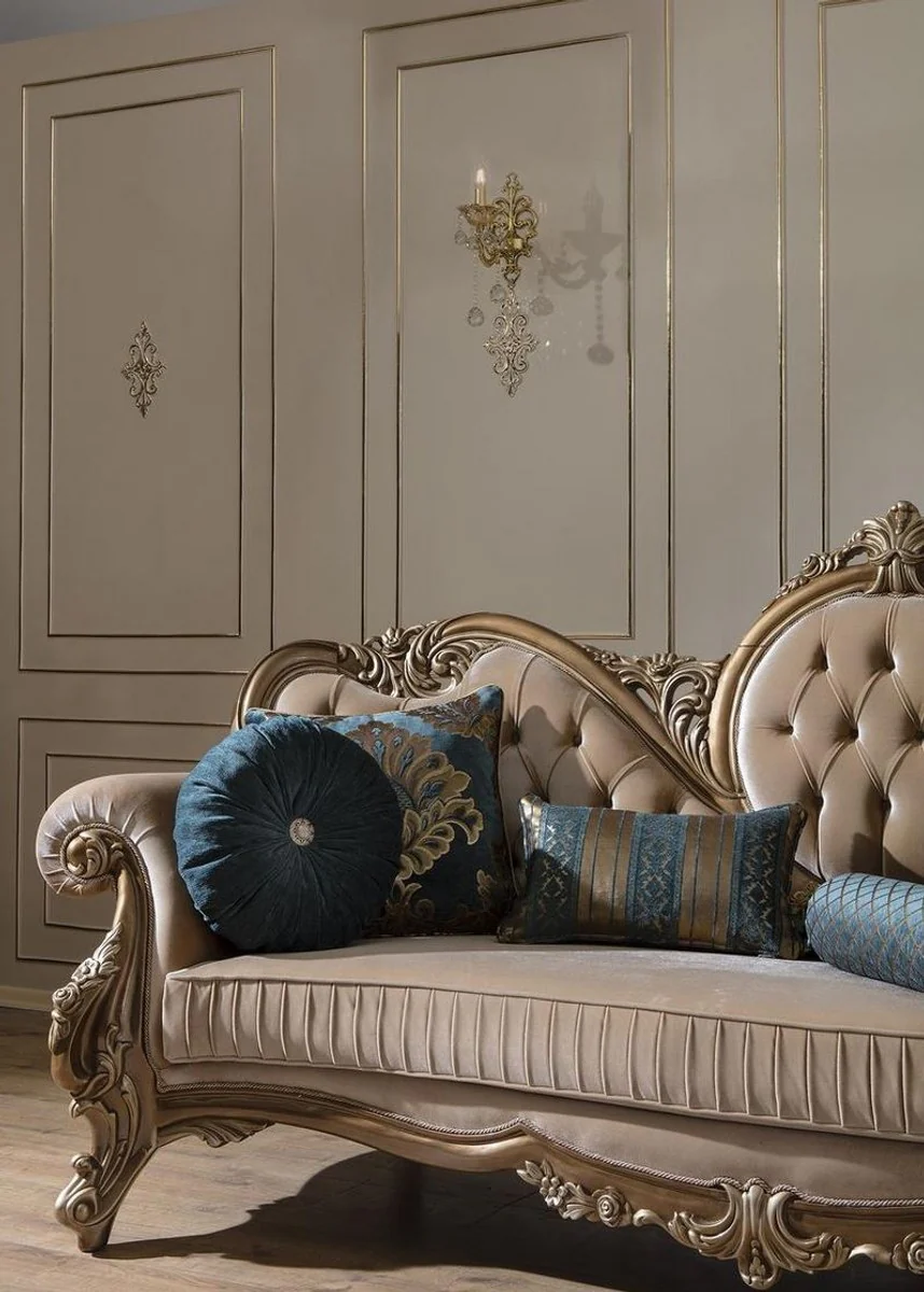 Luxus Barock Sofa Braun / Gold 260 x 90 x H. 125 cm - Prunkvolles Wohnzimmer Sofa mit dekorativen Kissen - Barock Möbel