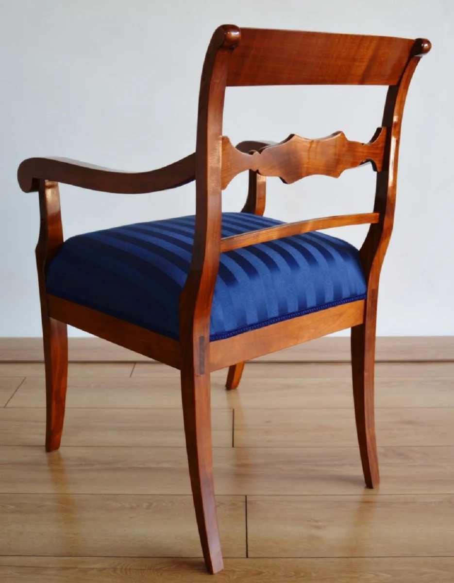 Luxus Biedermeier Esszimmer Stuhl mit Armlehnen und Streifen Braun / Blau 58 x H. 92 cm - Massivholz Küchen Stuhl - Massivholz Esszimmer Möbel - Biedermeier Esszimmer Möbel