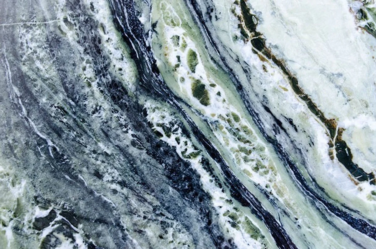 Art Deco Beistelltisch Gold Metall / Marmor 65 x 65 cm- Jugendstil Tisch - Möbel Blumentisch