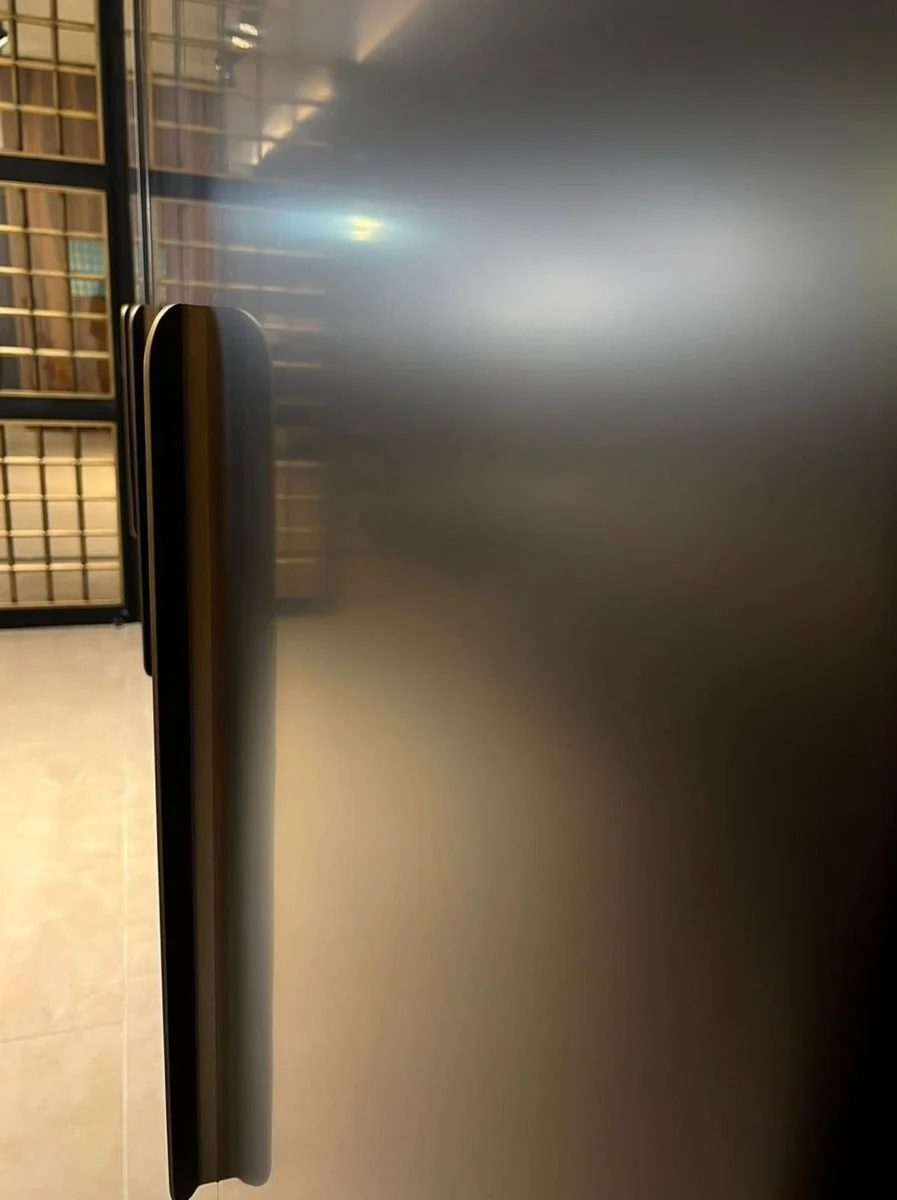 Luxus Barschrank Schwarz / Kupfer 80 x 50 x H. 165 cm - Beleuchteter Massivholz Weinschrank mit 2 Türen - Wohnzimmer Möbel - Bar Möbel - Hotel Möbel - Luxus Kollektion