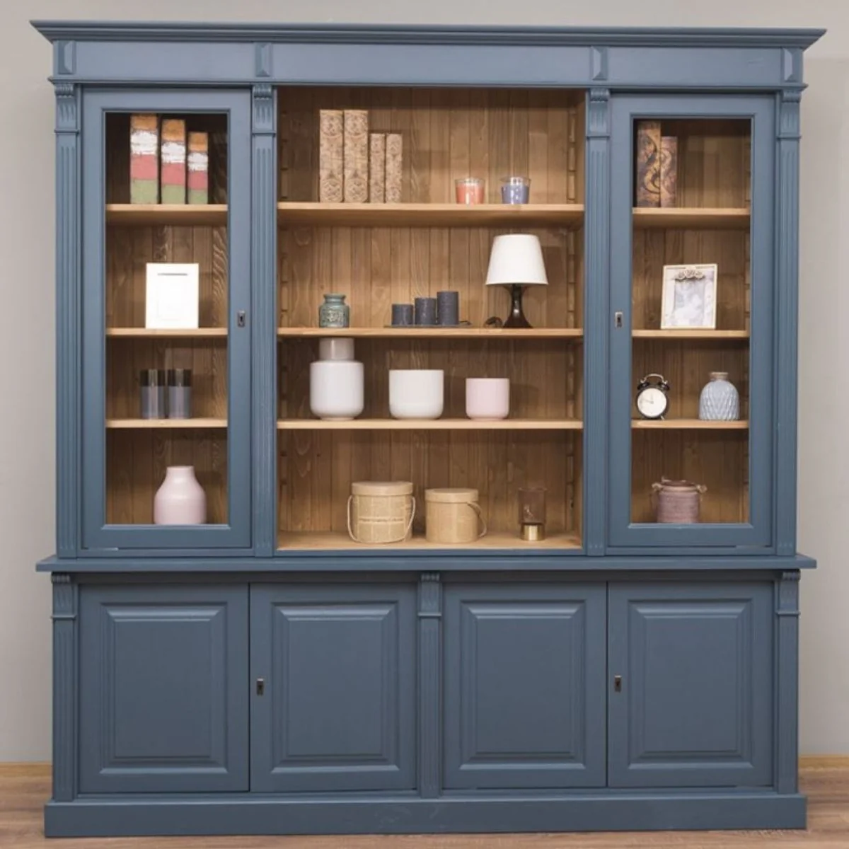 Landhausstil Wohnzimmerschrank Blau / Naturfarben 223 x 51 x H. 228 cm - Massivholz Schrank - Bücherschrank - Regalschrank - Landhausstil Möbel