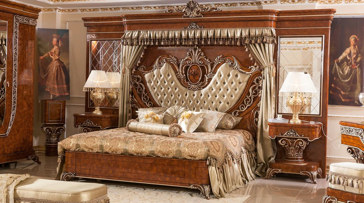 Luxus Barock Schlafzimmer Set Gold / Braun / Bronzefarben - 1 Doppelbett mit Kopfteil und Rückwand & 2 Nachtkommoden - Schlafzimmer Möbel im Barockstil - Edel & Prunkvoll