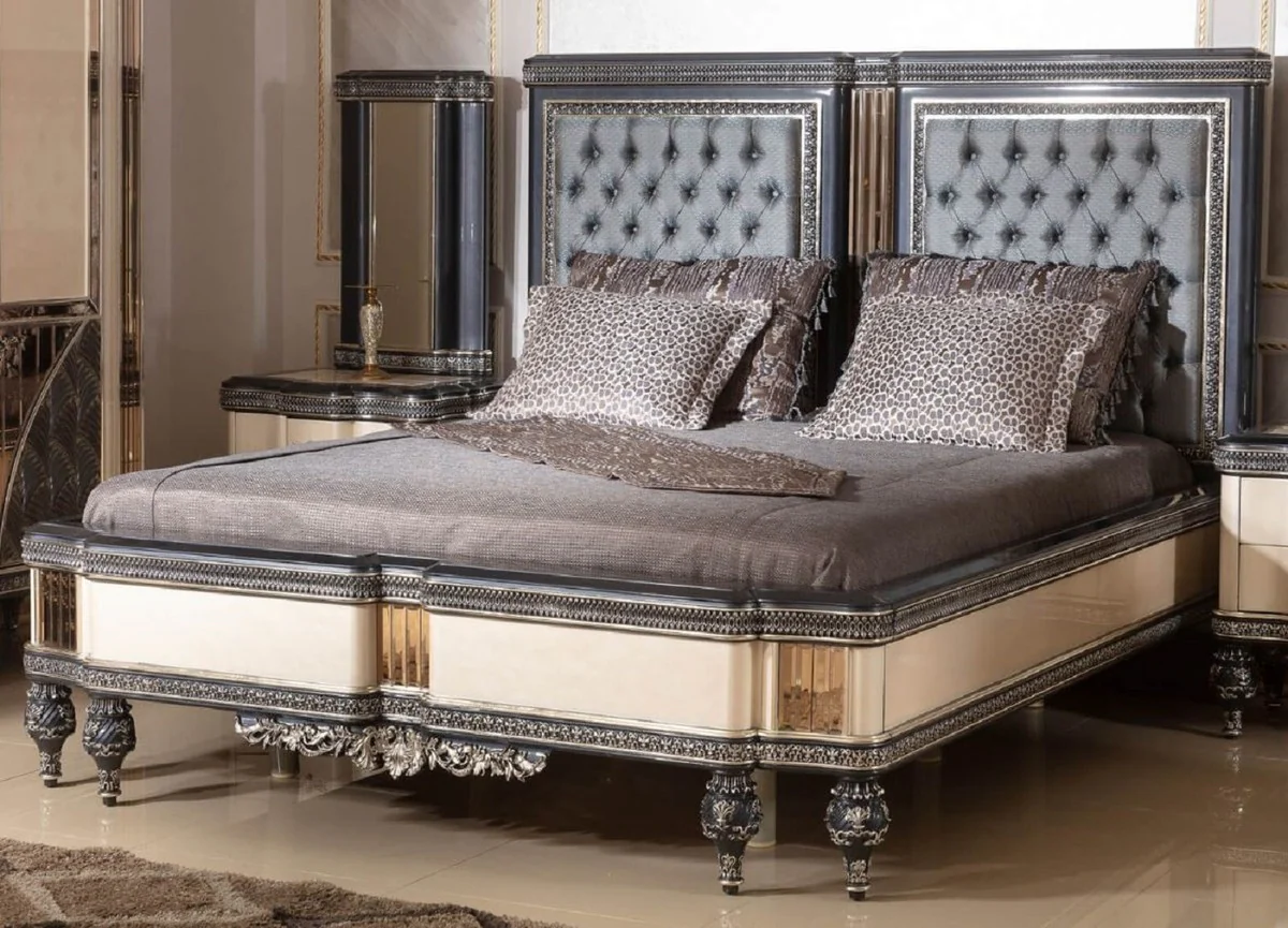 Luxus Barock Doppelbett Hellblau / Beige / Schwarz / Gold - Prunkvolles Massivholz Bett - Luxus Schlafzimmer Möbel im Barockstil - Barock Schlafzimmer Möbel