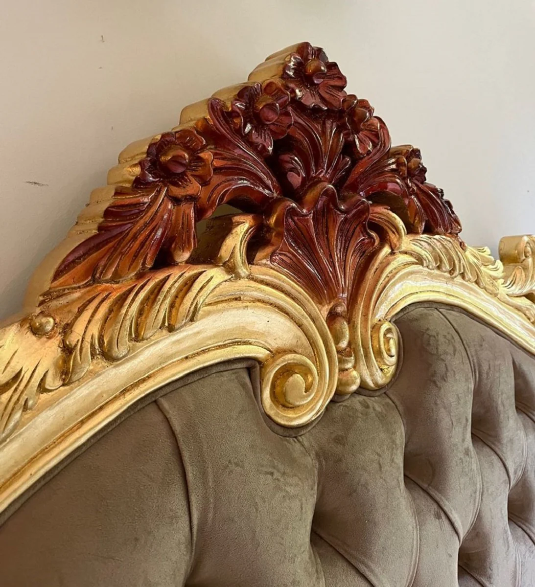 Luxus Barock Doppelbett mit Matratze Grau / Gold / Braun - Prunkvolles Massivholz Bett - Luxus Schlafzimmer Möbel im Barockstil - Barock Möbel - Edel & Prunkvoll