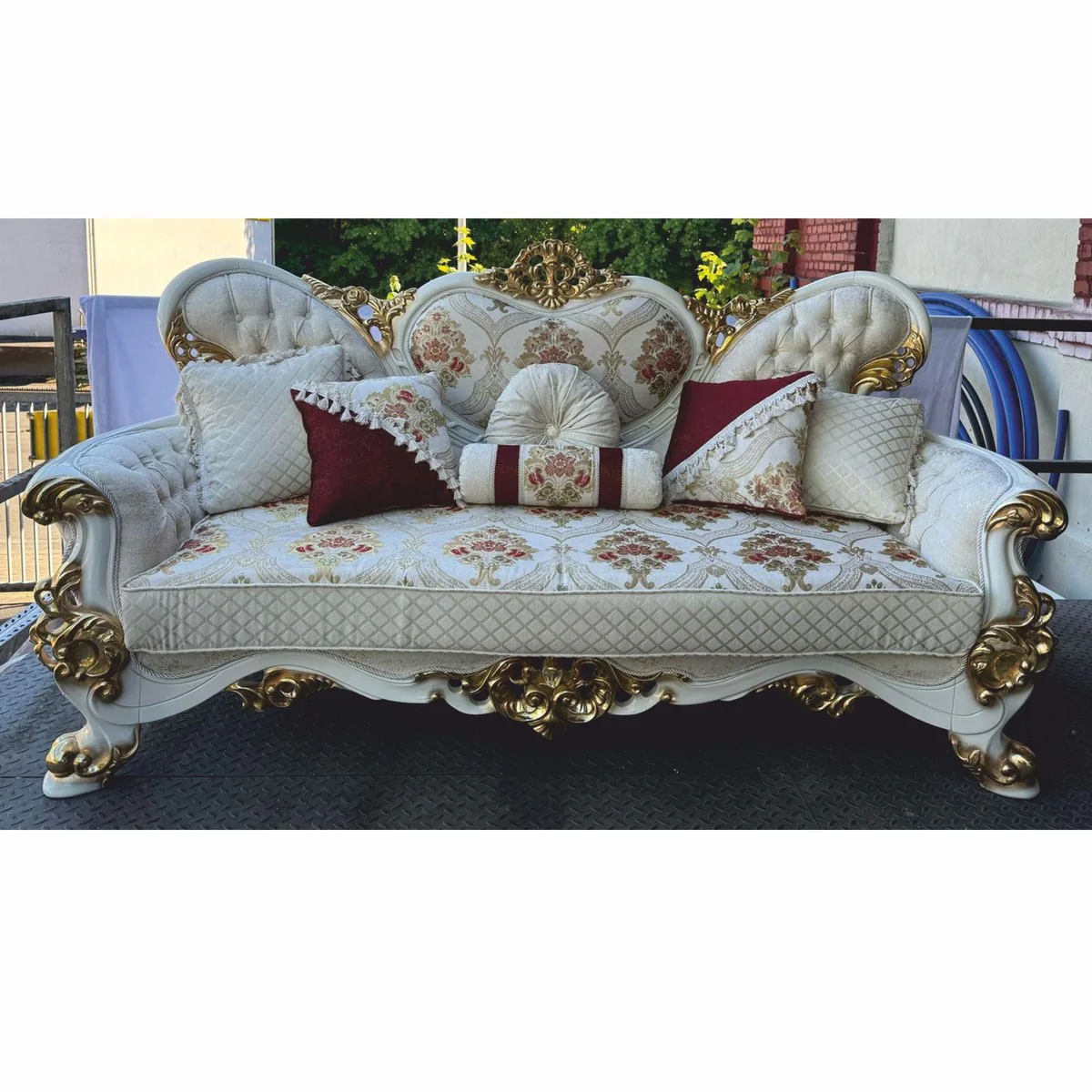 Luxus Barock Wohnzimmer Sofa Creme / Weiß / Gold 220 cm - Barock Möbel