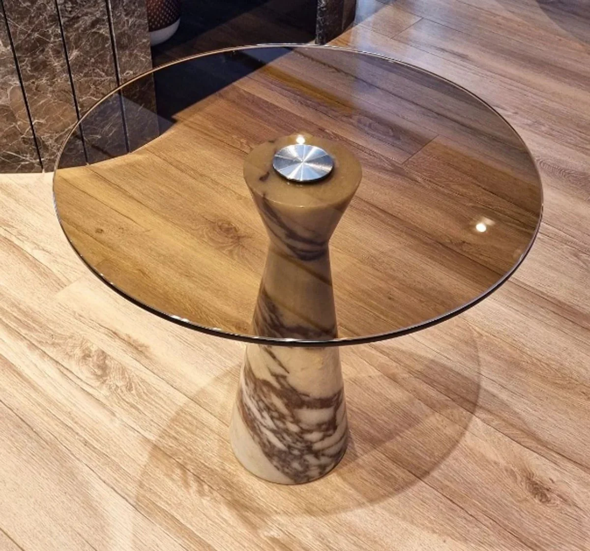 Luxus Marmor Beistelltisch mit Glasplatte Weiß / Schwarz Ø 48 cm