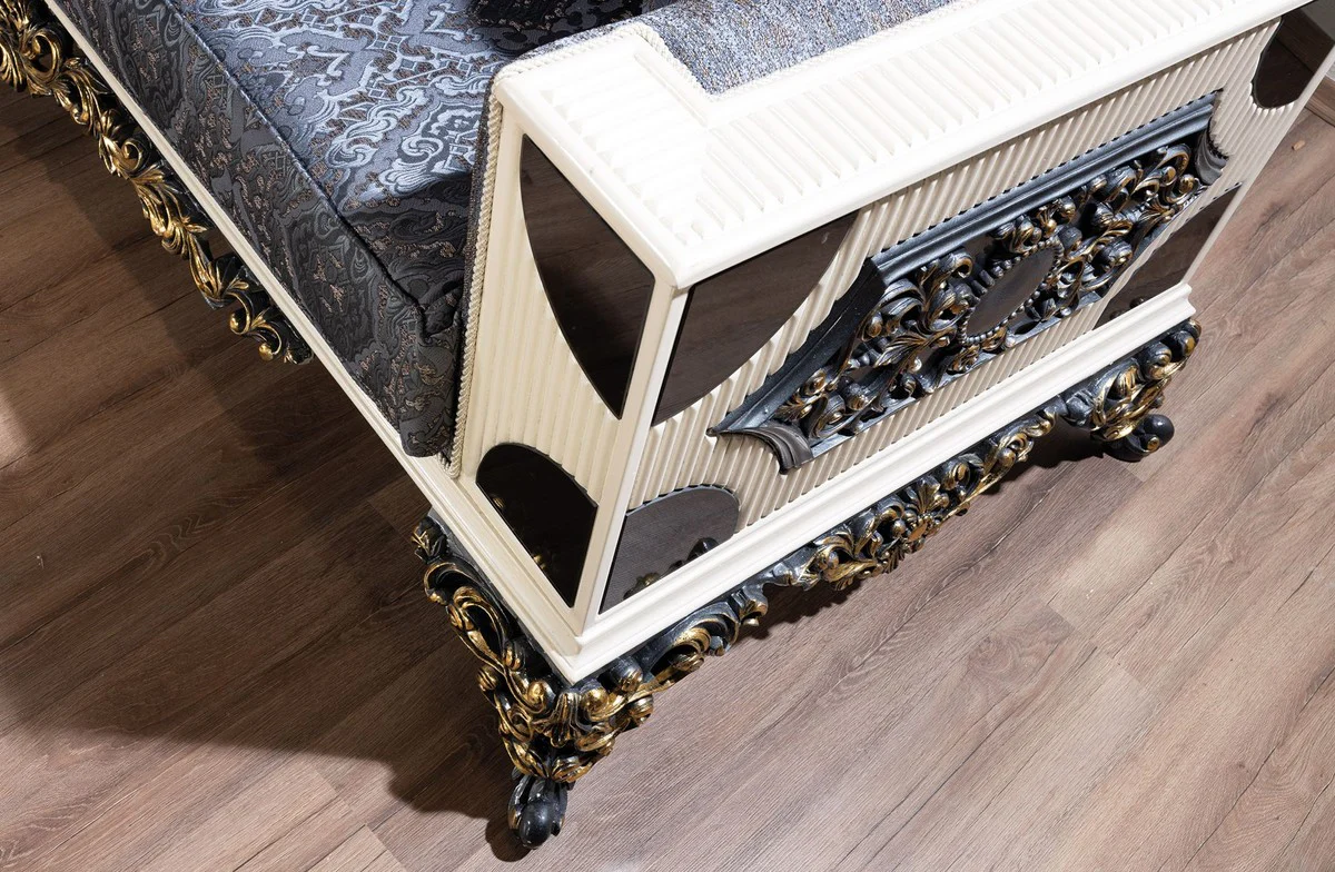 Luxus Barock Sofa Blau / Weiß / Schwarz / Gold - Handgefertigtes Wohnzimmer Sofa mit elegantem Muster - Luxus Wohnzimmer Möbel im Barockstil - Prunkvolle Barock Möbel