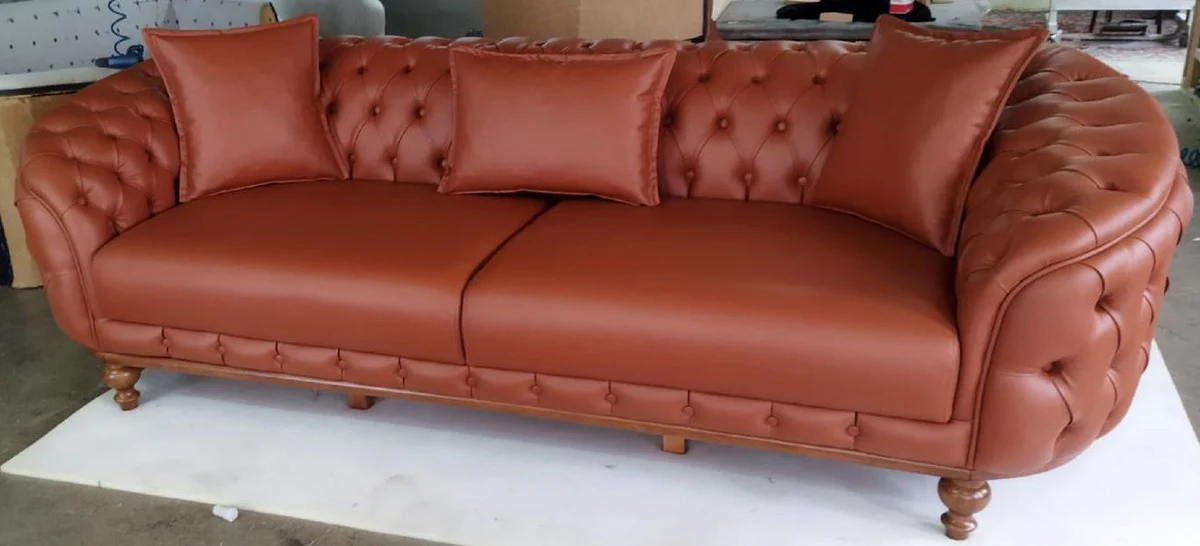 Luxus Chesterfield Kunstleder Sofa Braun / Braun - Wohnzimmer Sofa - Wohnzimmer Möbel - Luxus Möbel - Wohnzimmer Einrichtung - Luxus Einrichtung - Möbel Luxus